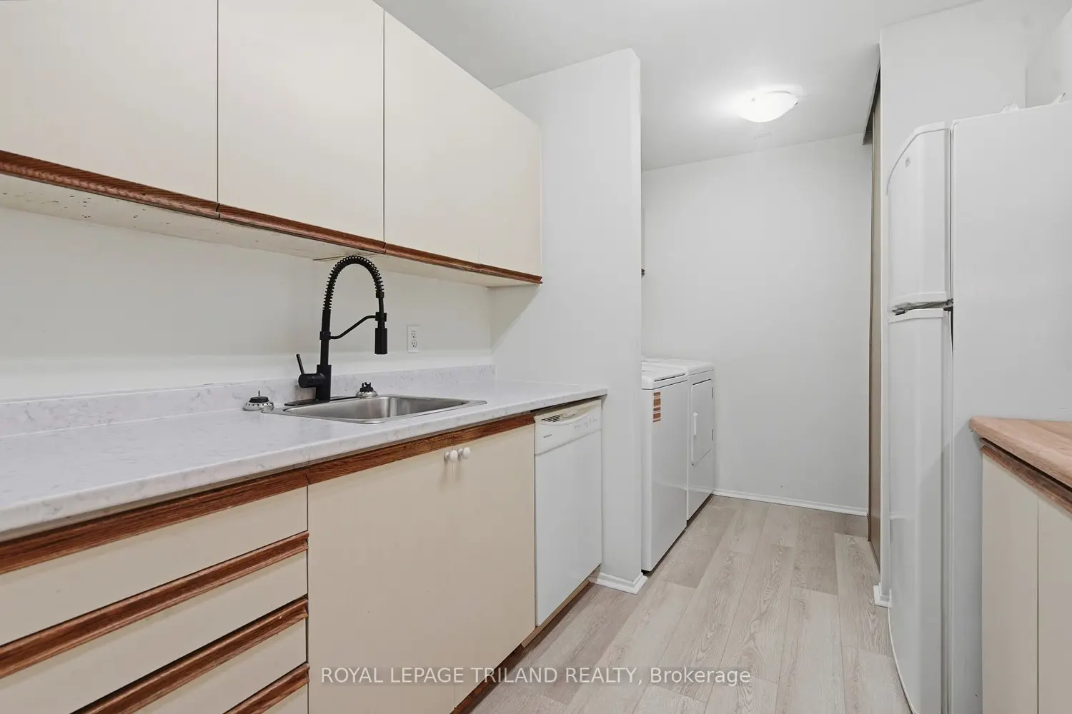 Additional image 10 of 1096 Jalna Boulevard 135