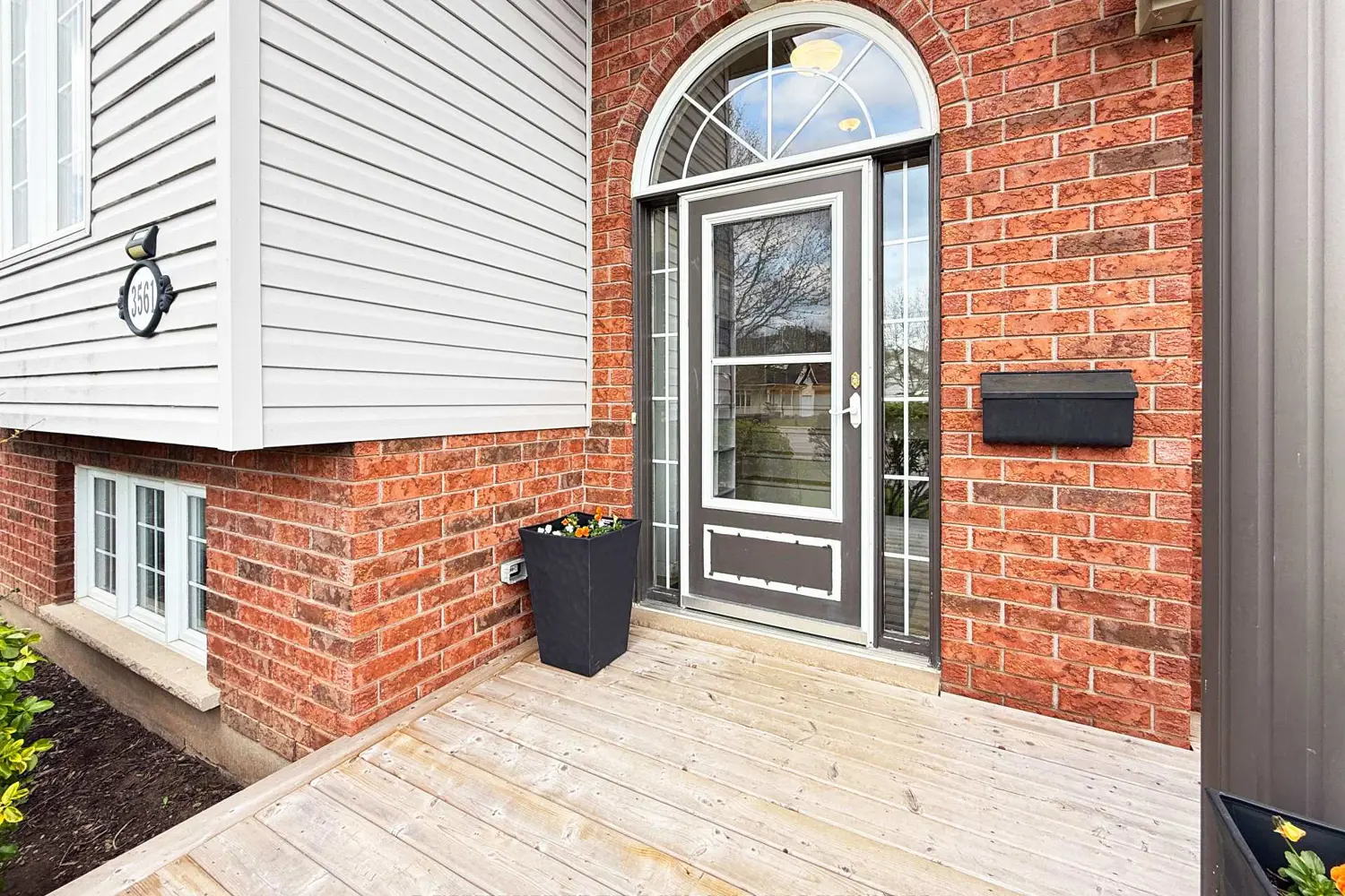Additional image 3 of 3561 Carver Street