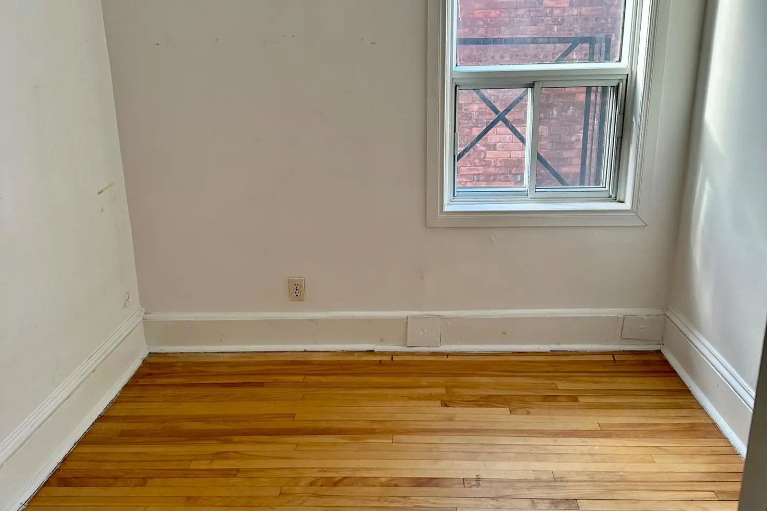 Additional image 6 of 57 Spadina Avenue