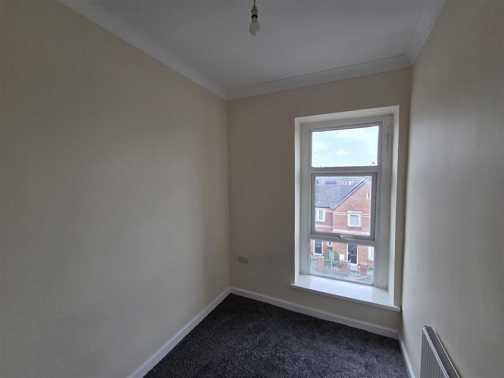 Additional image 9 of 4 bed flat to rentCommercial Road, Newport NP20