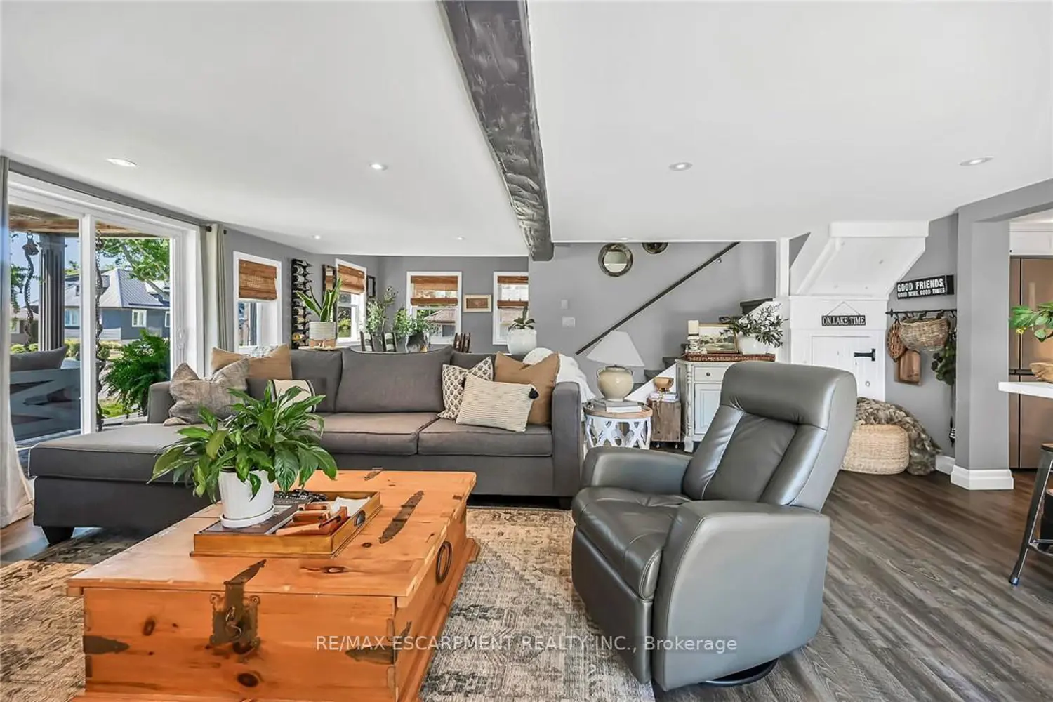 55 Lakeside Drive photo 4