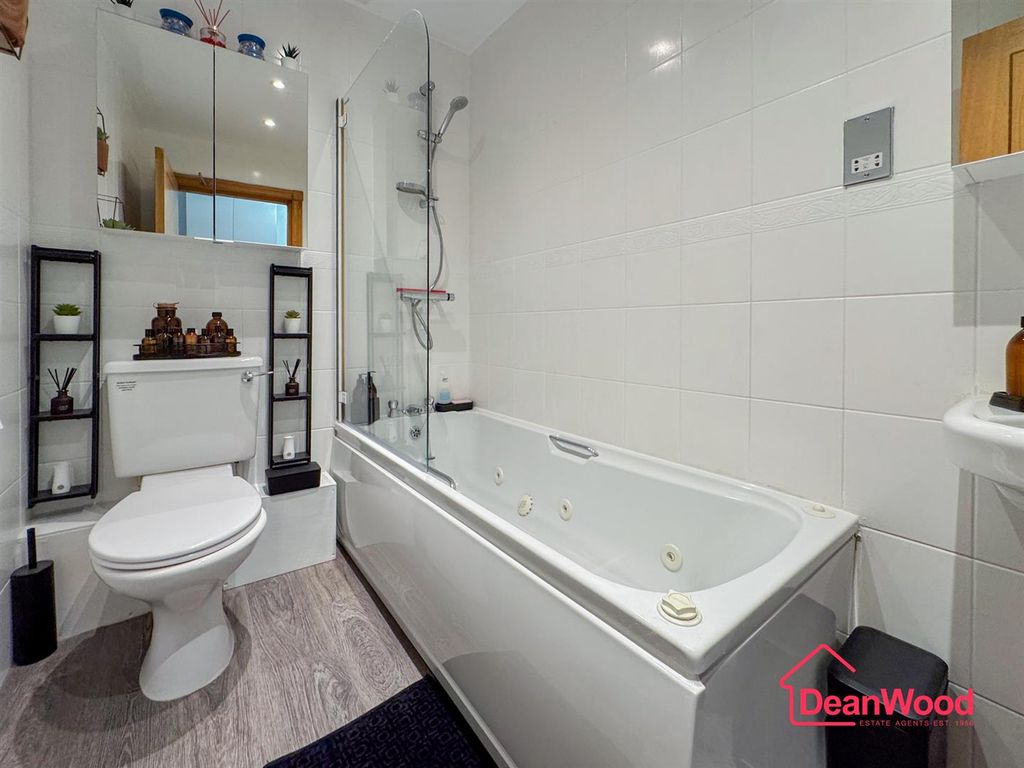 Additional image 10 of 2 bed flat for saleApartment 3, Palm Court, Douglas, Isle Of Man IM2