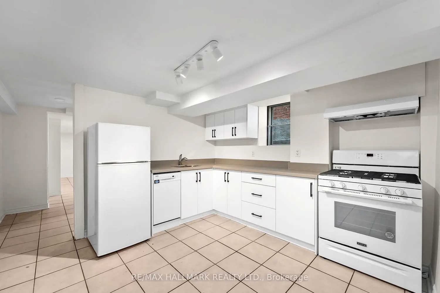 Additional image 16 of 261 Ossington Avenue