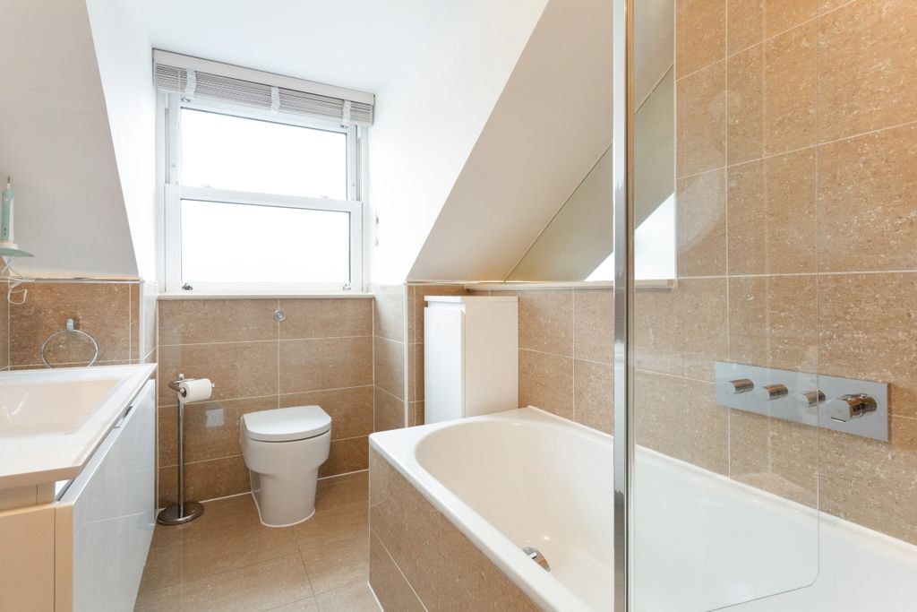 Additional image 20 of 4 bed town house to rentHawtrey Road, Windsor SL4