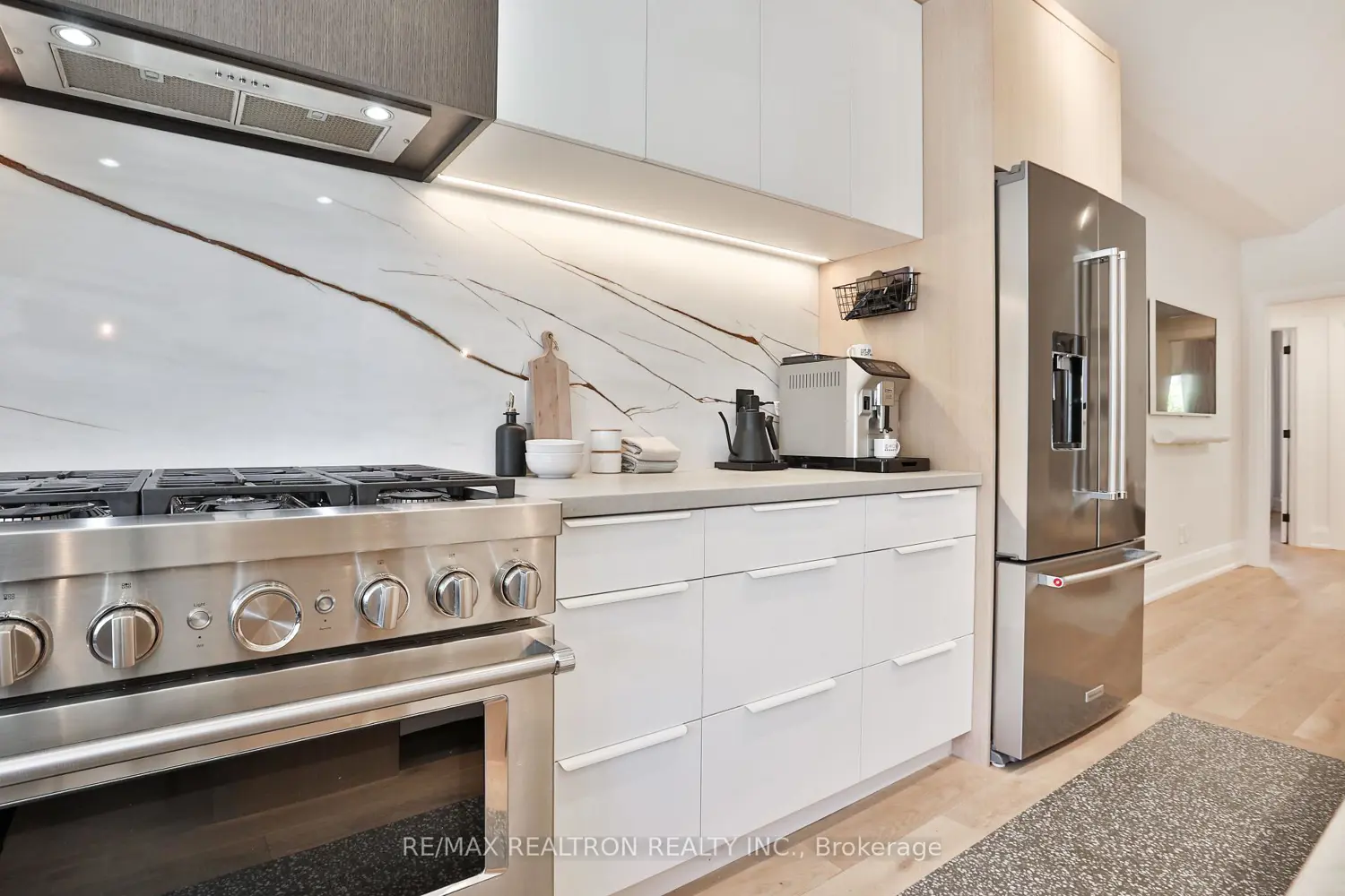 46 Gloucester Grove photo 4