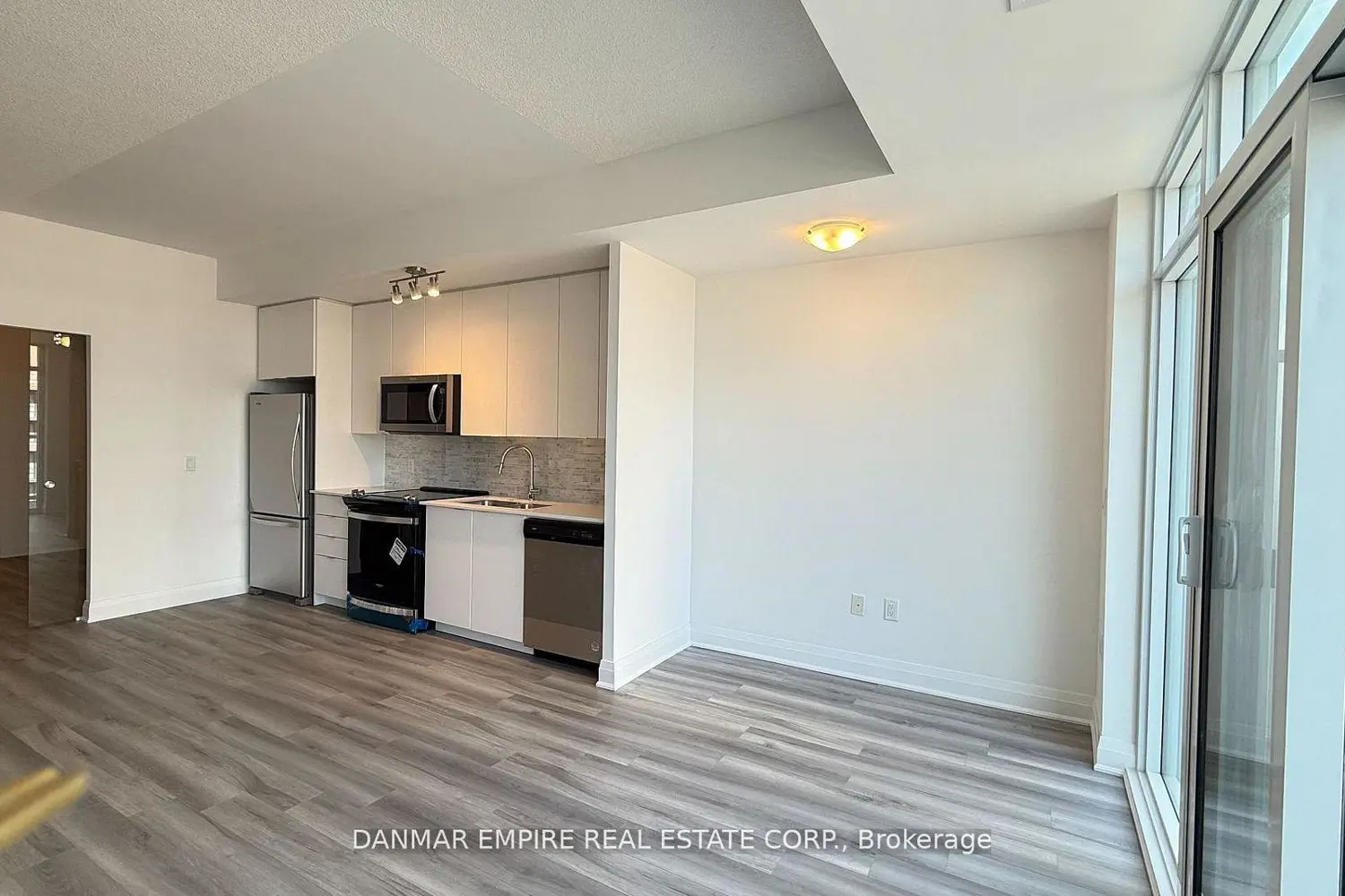 3220 Sheppard Avenue 607 photo 3