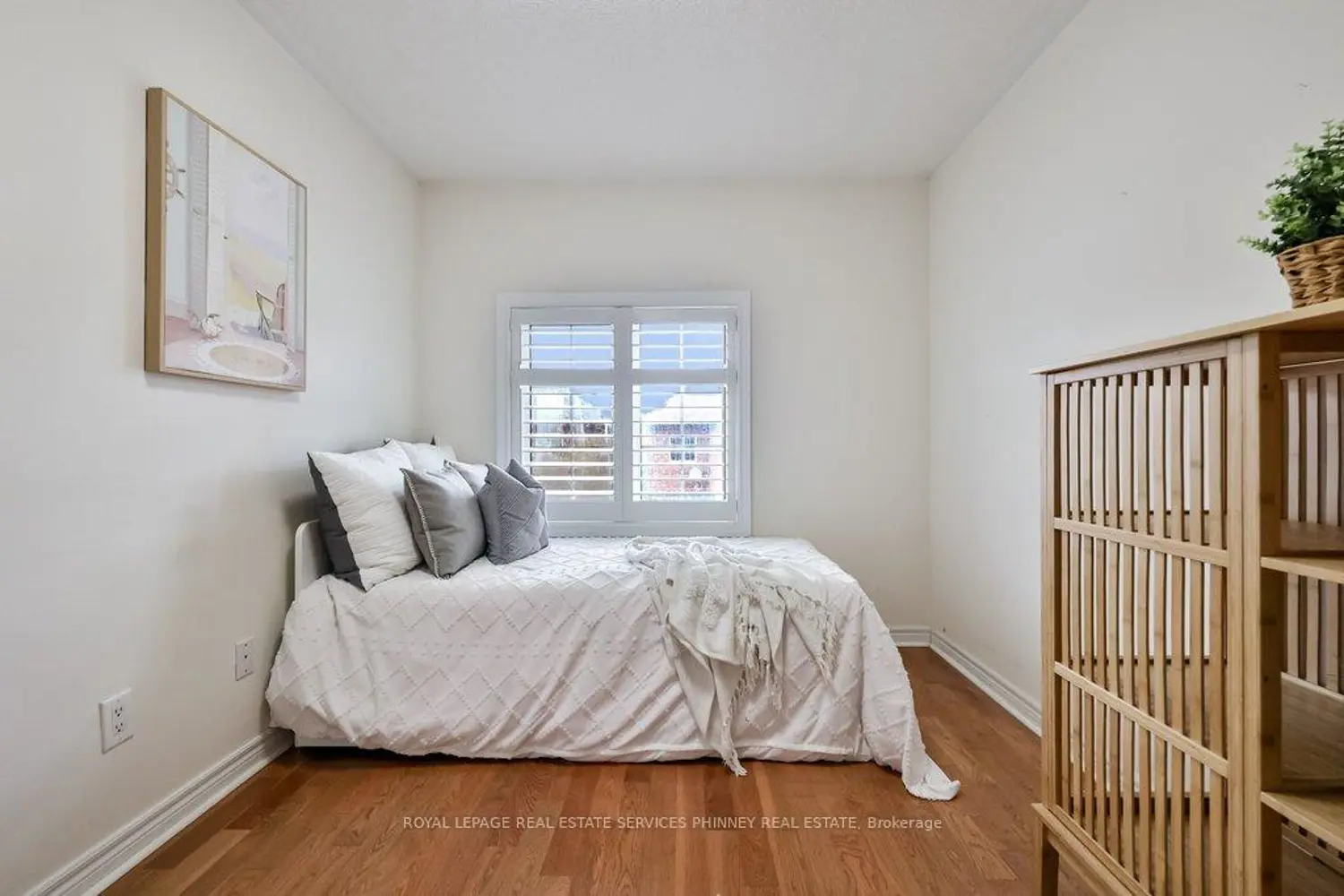 Additional image 10 of 230 Paisley Boulevard 26