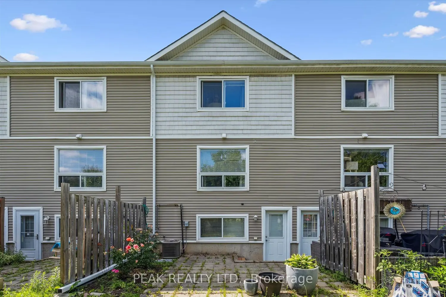 Additional image 19 of 23 Howe Drive 8