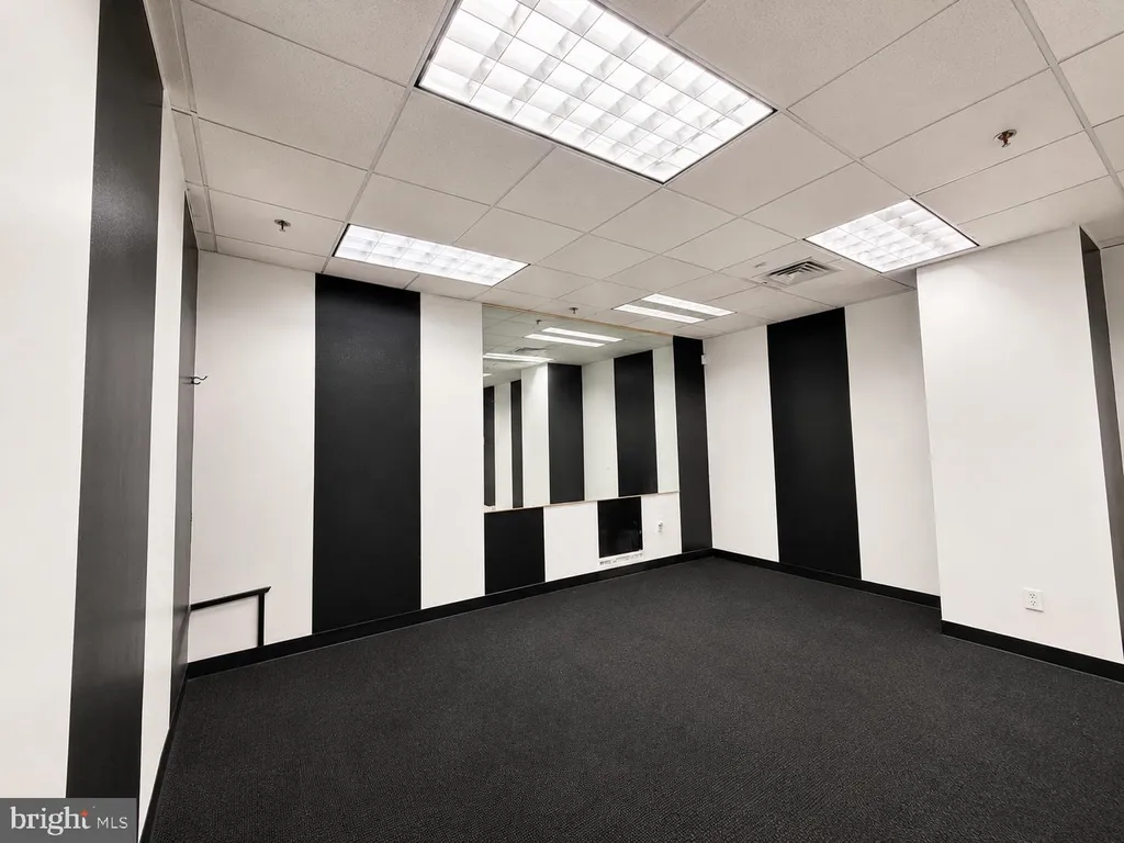 1 E Chase Street Unit R3H, Baltimore, MD 21202