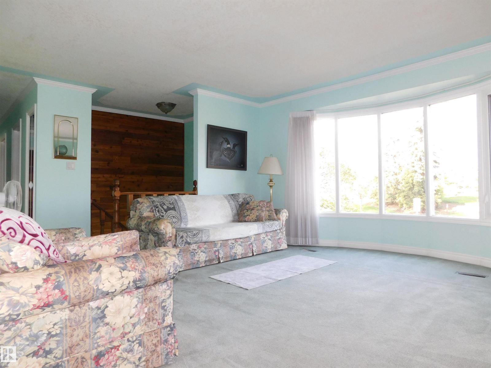 Additional image 3 of 10908 30 Street NW, Edmonton, AB, T5W1V9