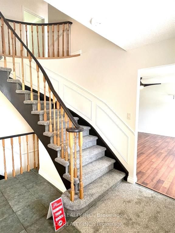 Additional image 2 of 1059 Easthill Court, Newmarket, ON, L3Y 5V4