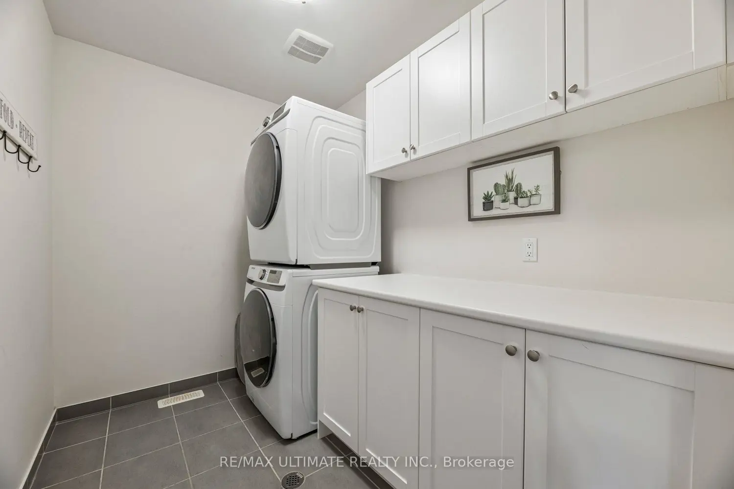 Additional image 14 of 1825 Silverstone Crescent