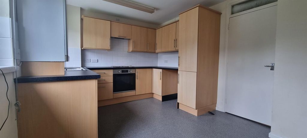 Additional image 2 of 2 bed flat to rentSiskin Close, Haverfordwest SA61