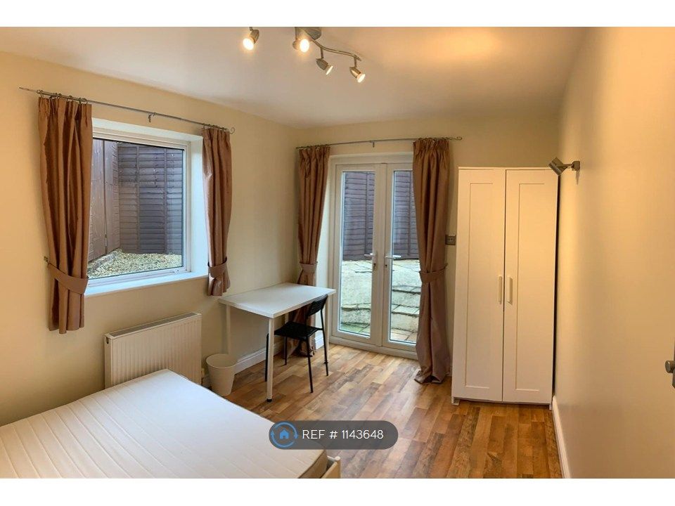Additional image 7 of 4 bed semi-detached house to rentCanons Close, Bath BA2