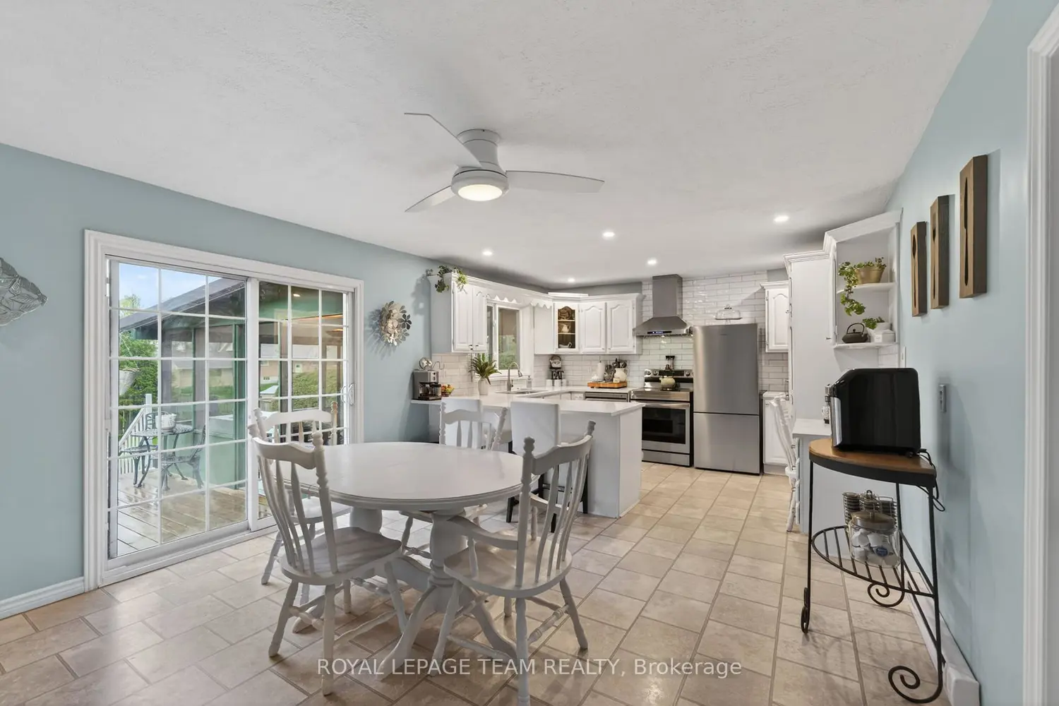 1509 Mayrene Crescent photo 5