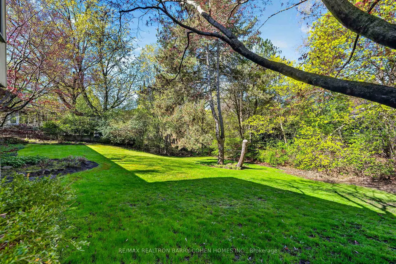 18 Brian Cliff Drive photo 3