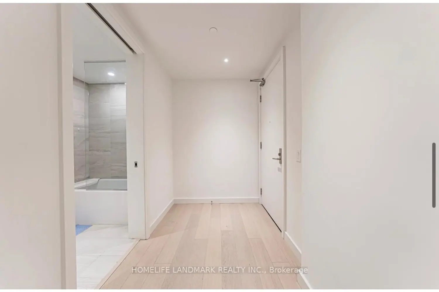 81 Wellesley Street 307 photo 2