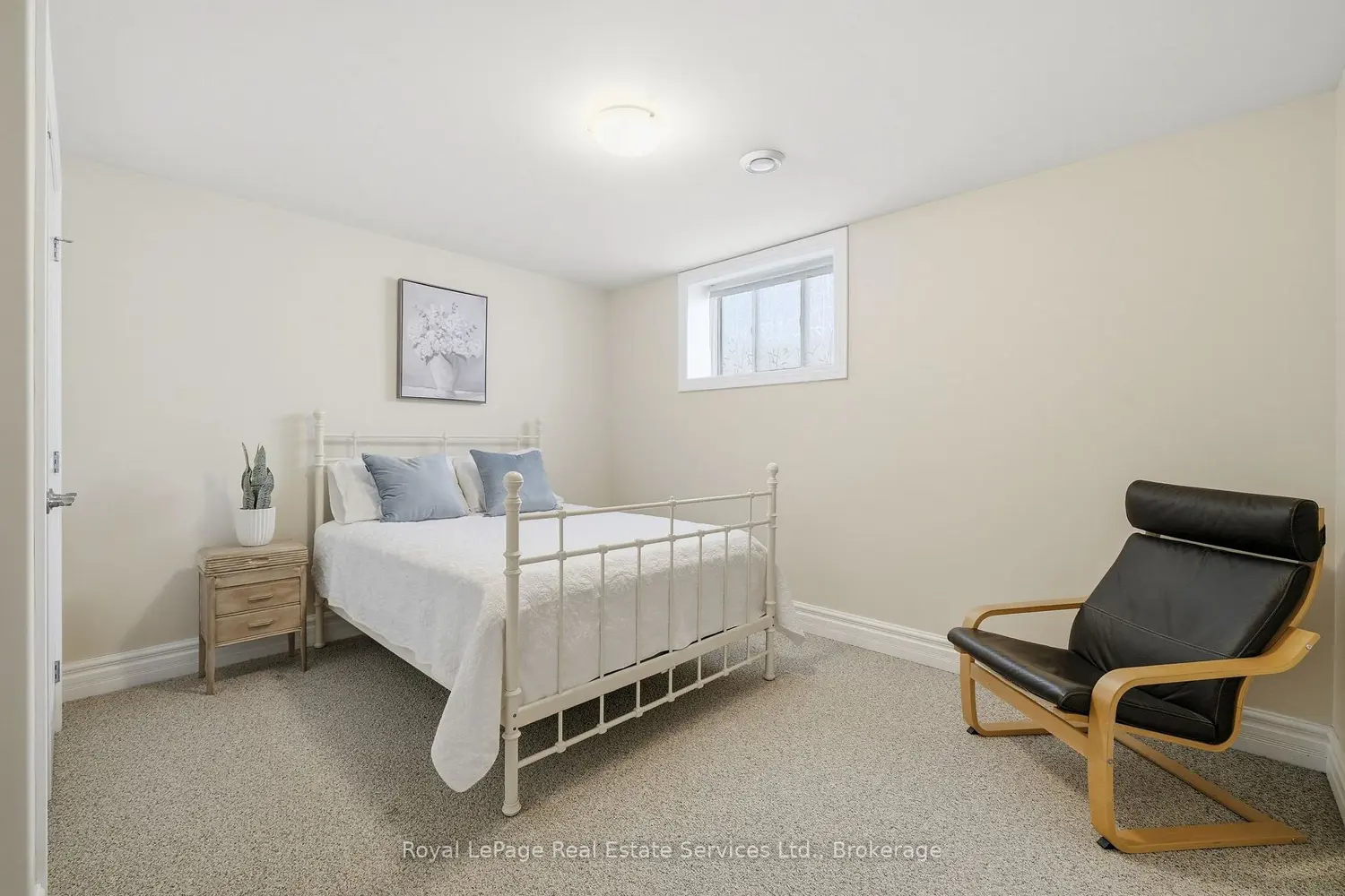 Additional image 12 of 35 Maplehurst Crescent