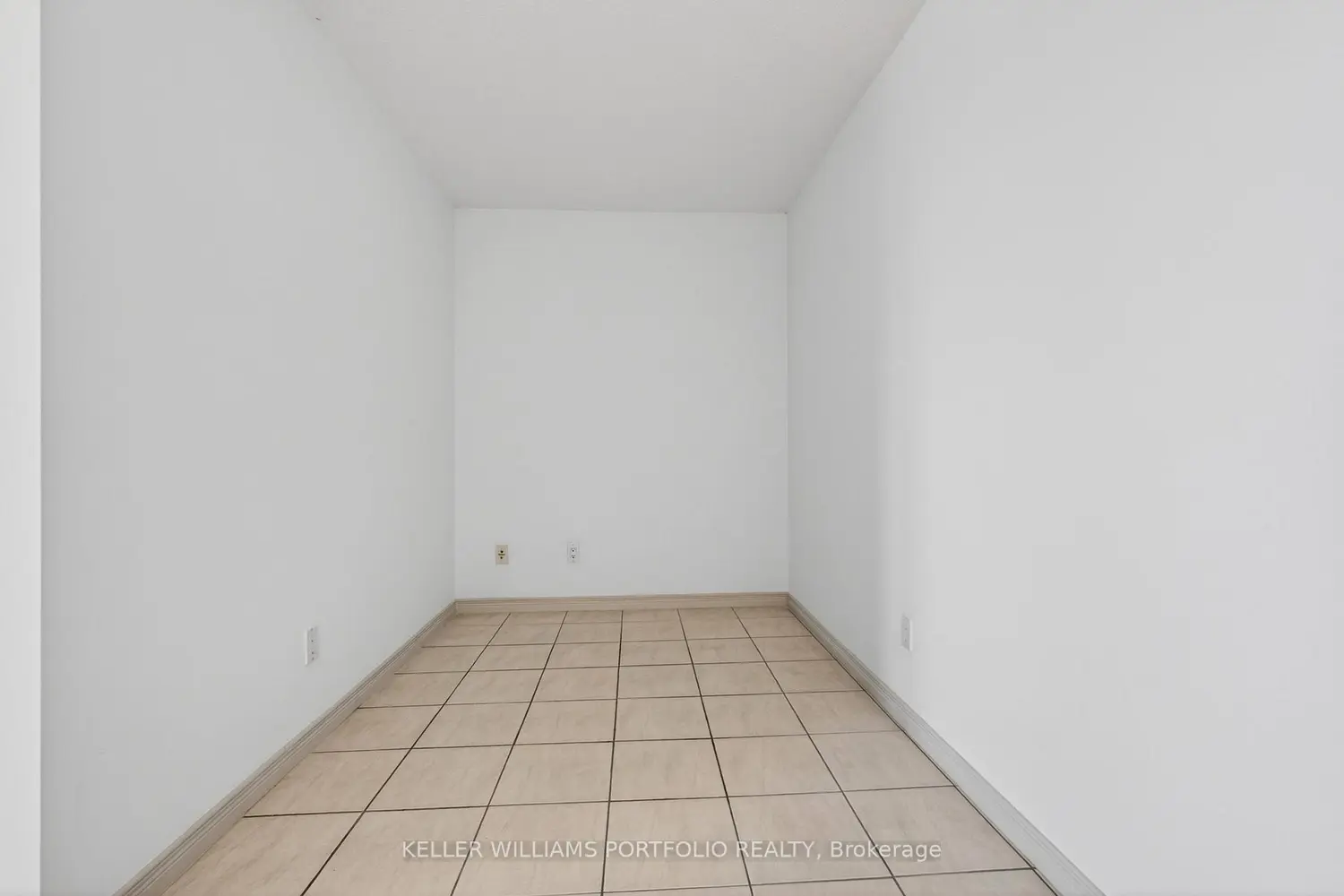 Additional image 8 of 61 Heintzman Street 819