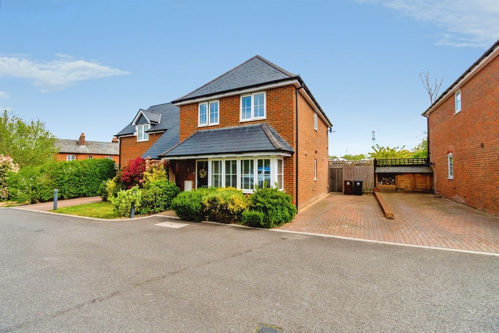 Additional image 18 of 3 bed semi-detached house for saleNursling Street, Nursling, Southampton SO16