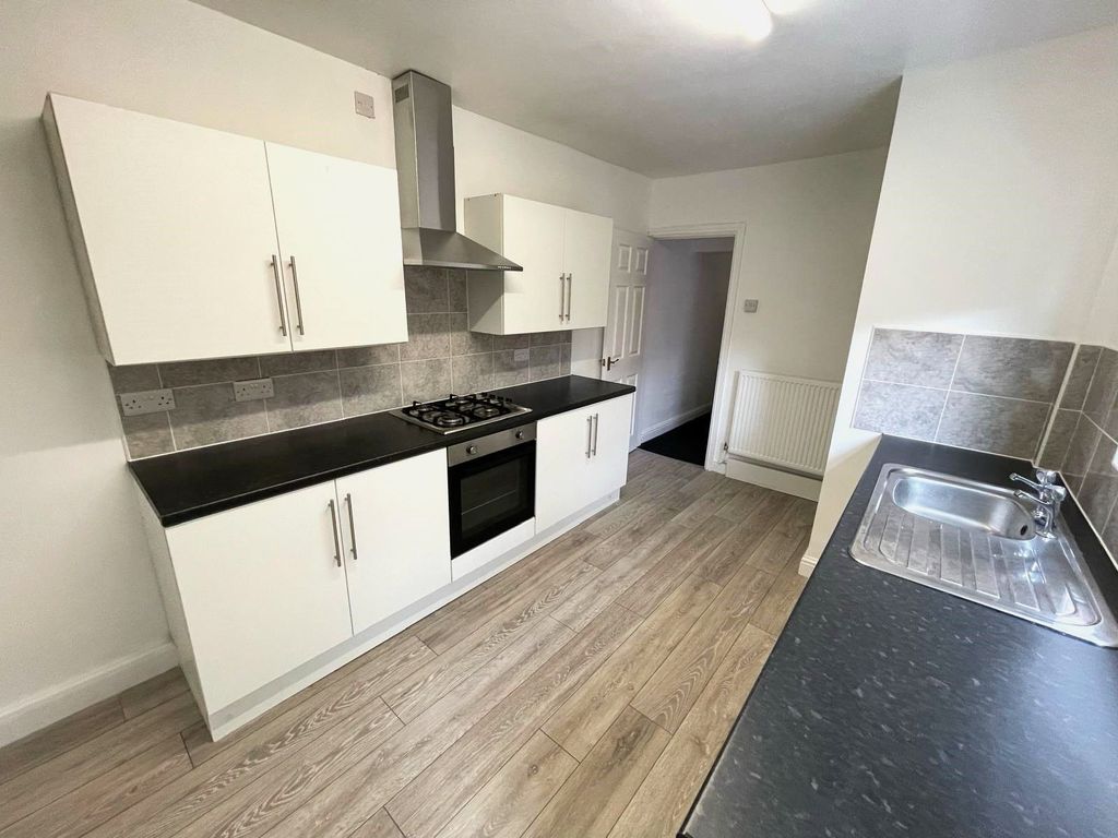 Additional image 2 of 3 bed terraced house to rentDurban Road, Grimsby DN32