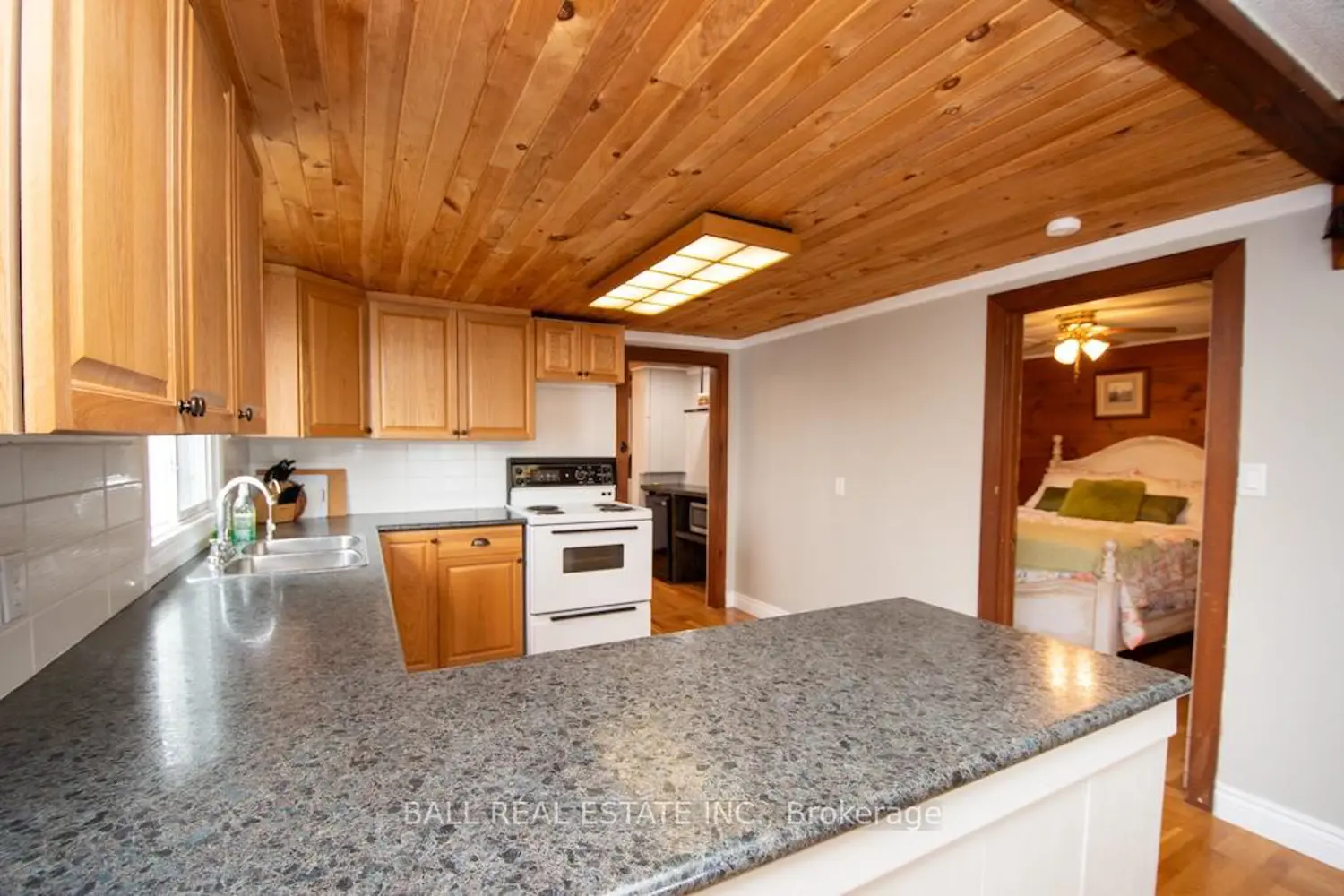 926 Gilchrist Bay Wao photo 5