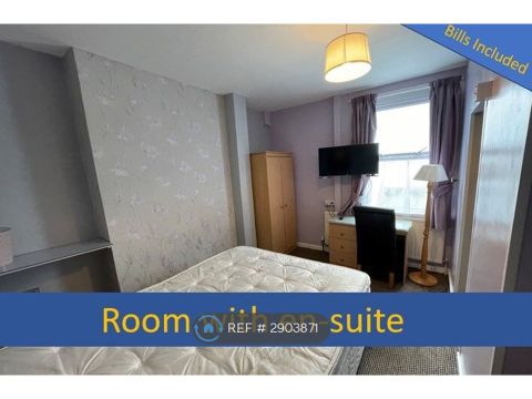 Oystermouth Road, Swansea SA1, Room to rent