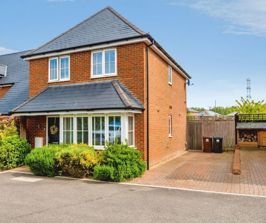 3 bed semi-detached house for saleNursling Street, Nursling, Southampton SO16