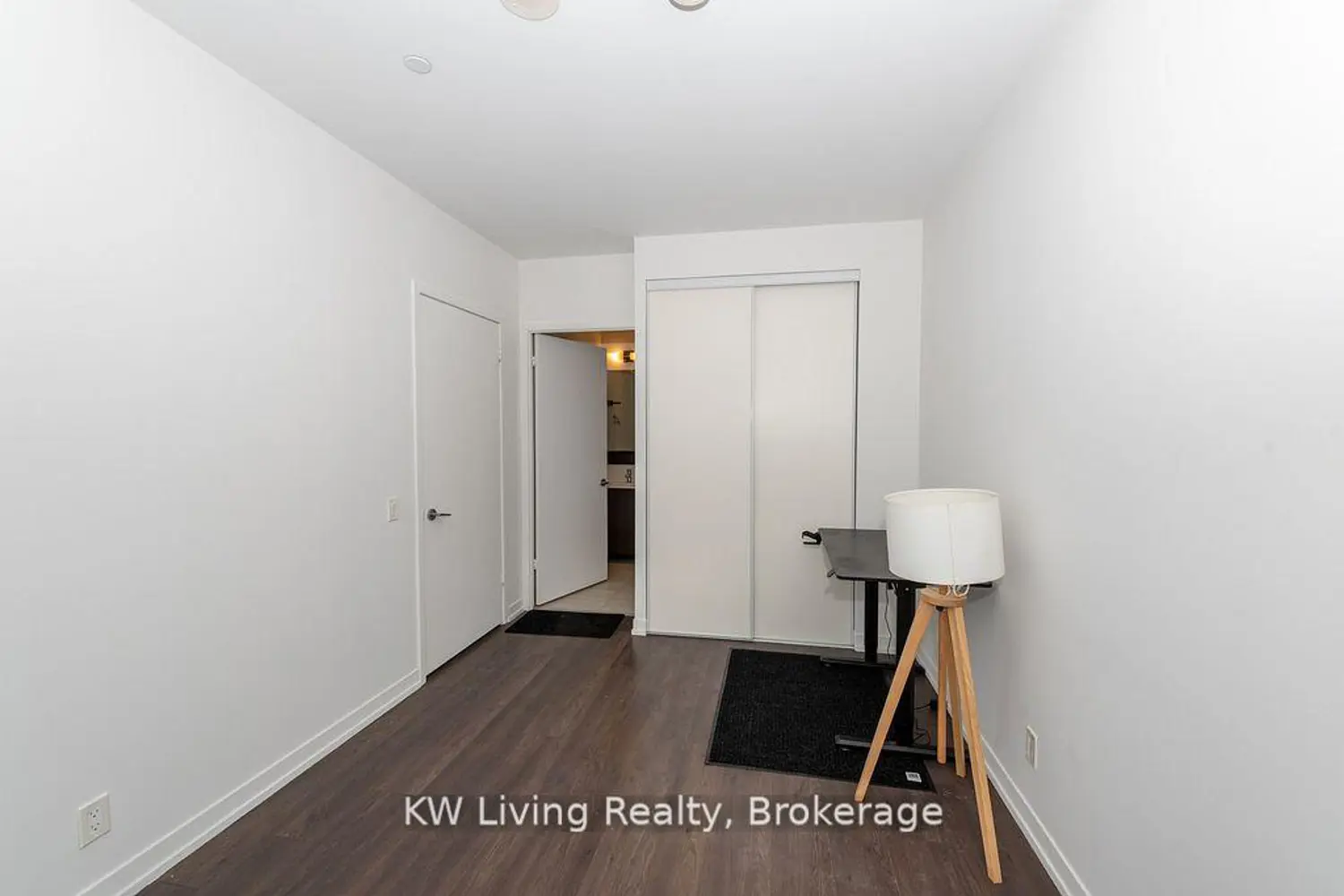 Additional image 9 of 898 Portage Parkway 3302
