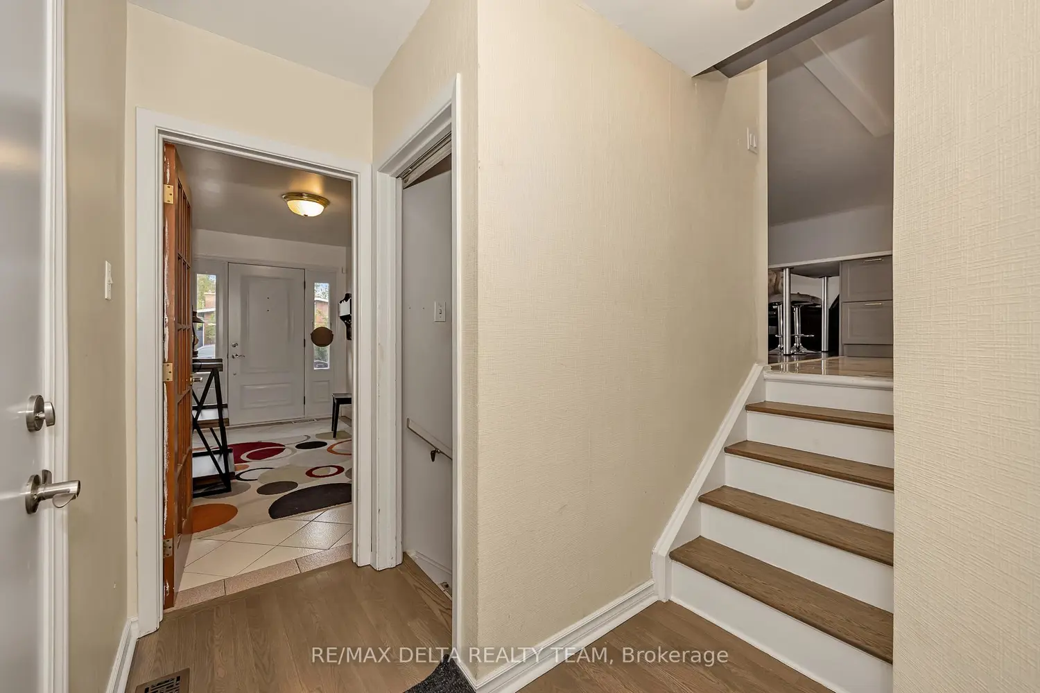 2350 Georgina Drive photo 4