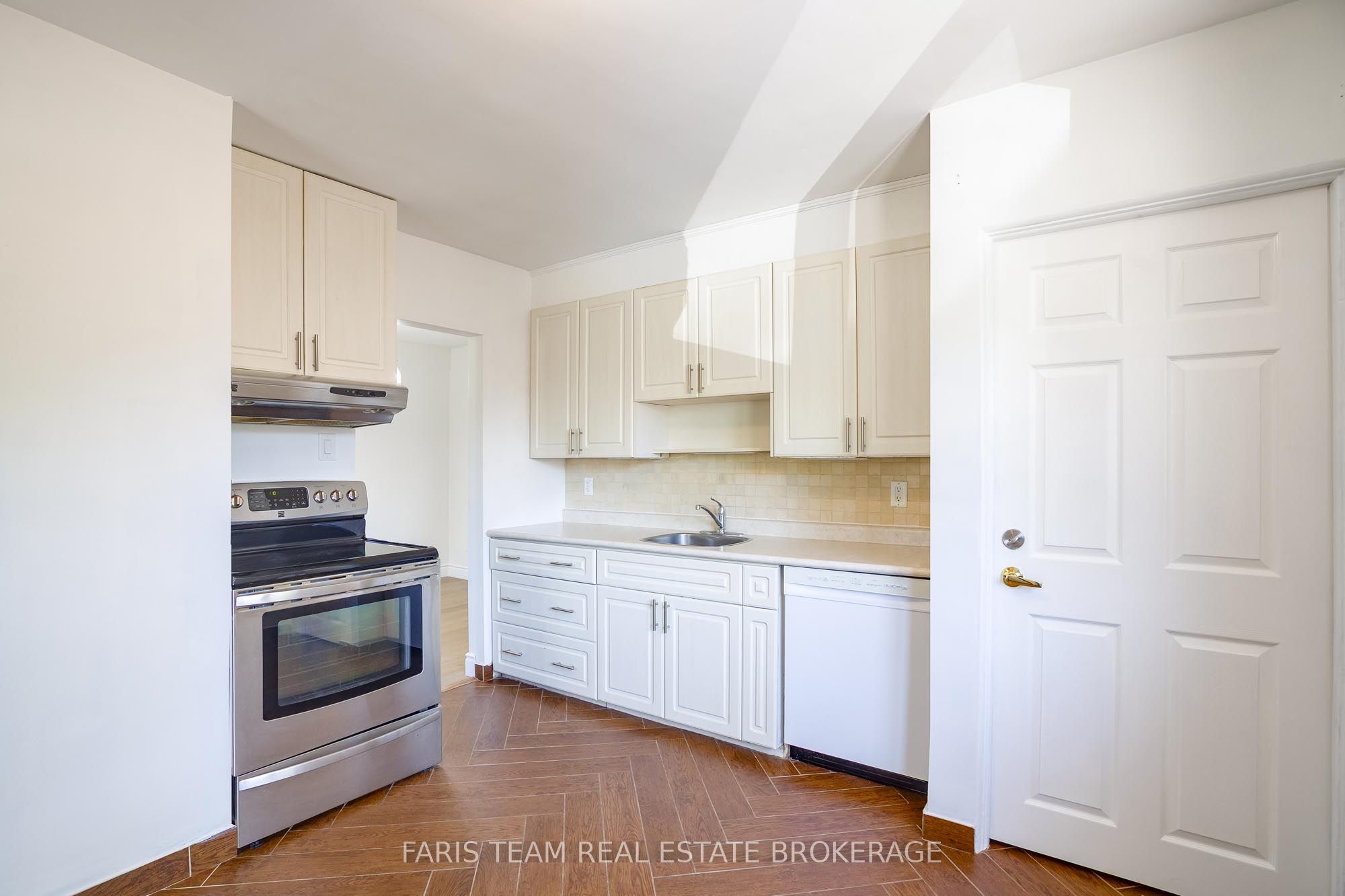 Additional image 4 of 71 Harrison Drive, Newmarket, ON, L3Y 4P3