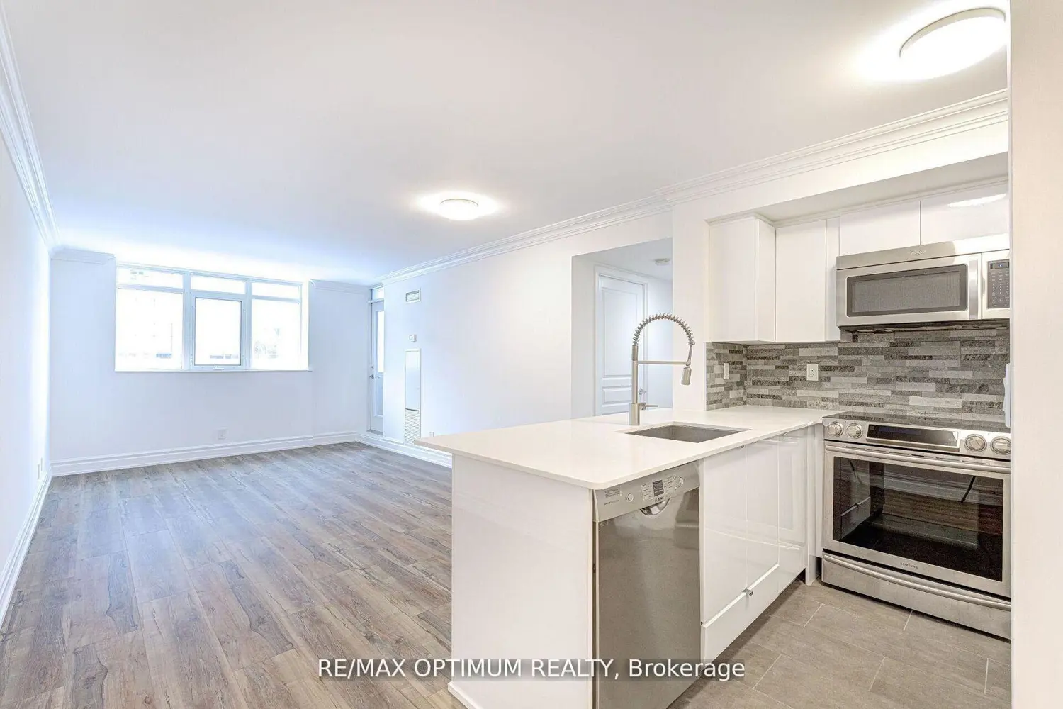 185 Legion Road 416 photo 4