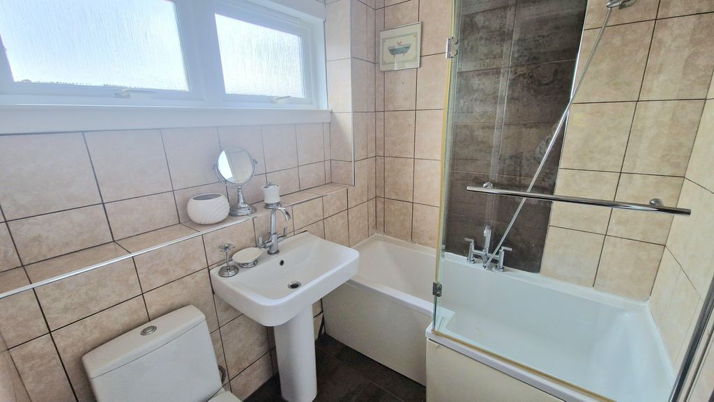 Additional image 8 of 3 bed terraced house to rentLochridge Place, Denny FK6