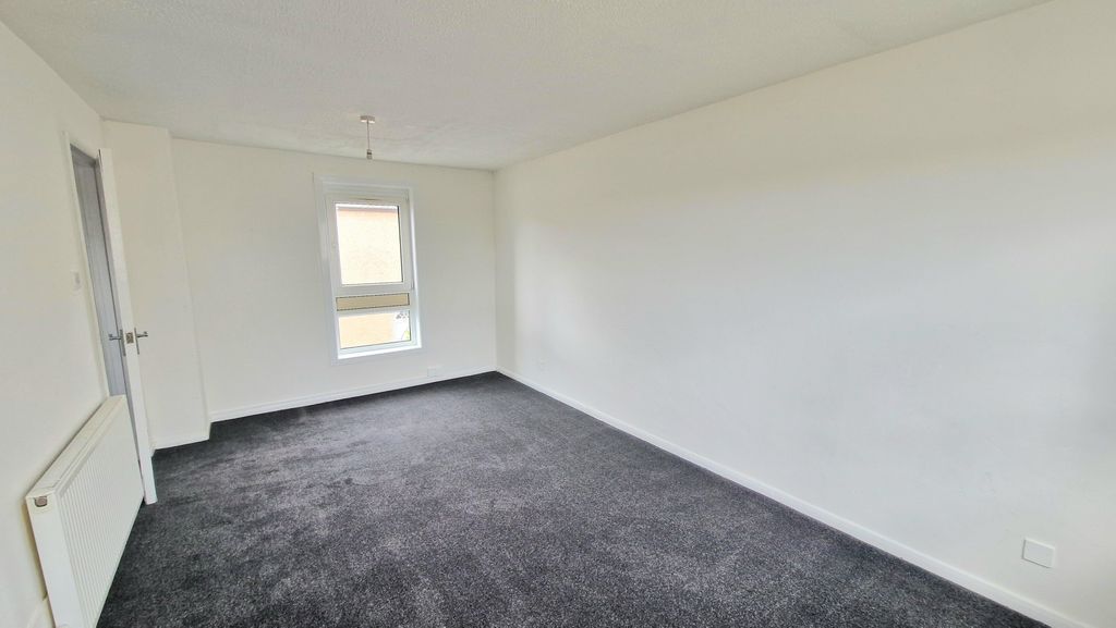 Additional image 9 of 4 bed town house to rentAvon Court, Falkirk FK1