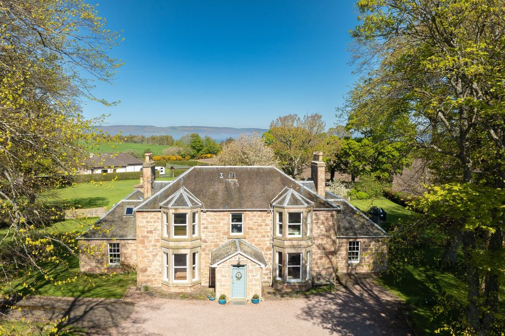 6 bed detached house for saleArdersier, Inverness IV2