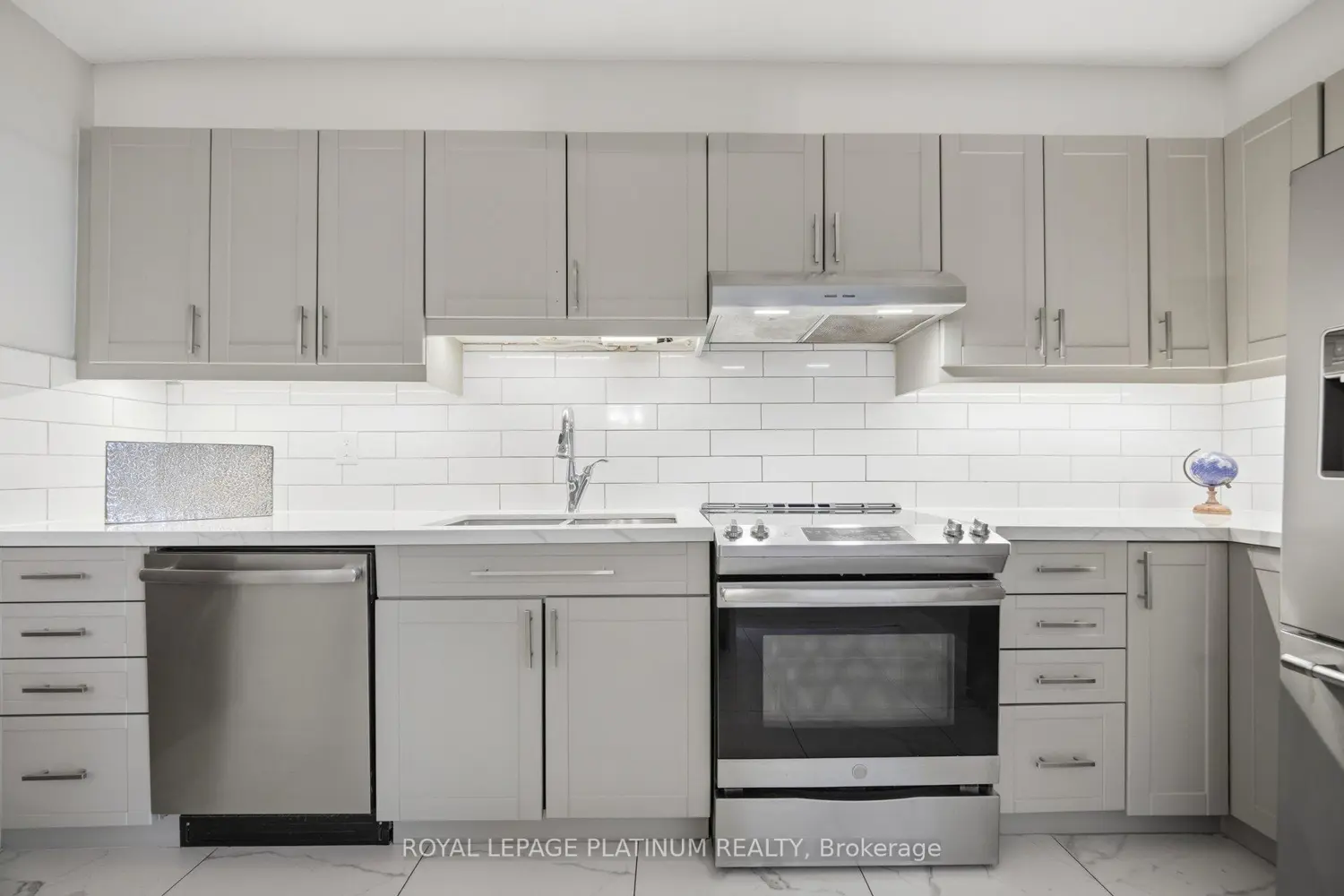 Additional image 6 of 50 Mississauga Valley Boulevard 1012