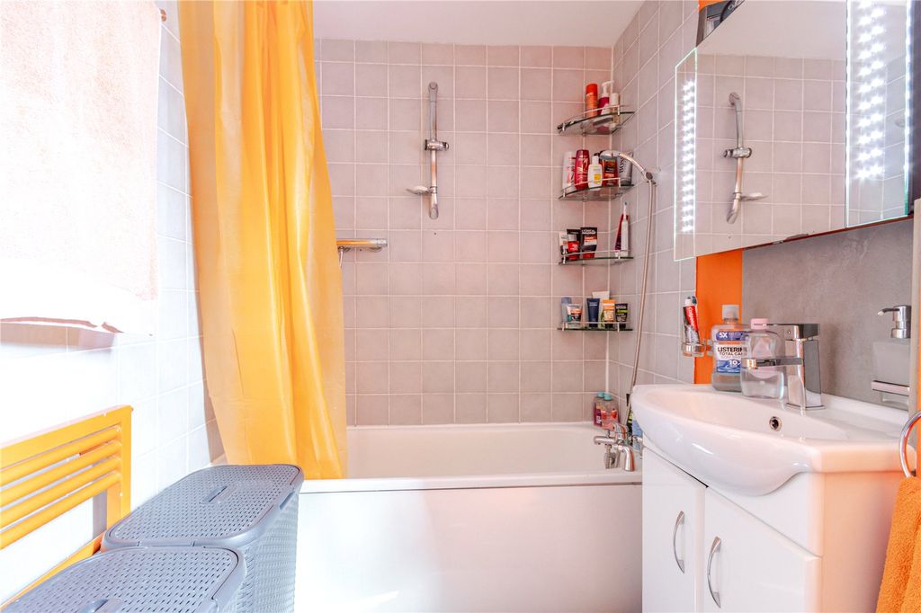Additional image 10 of 4 bed semi-detached house for saleHinkley Close, Harefield, Uxbridge UB9