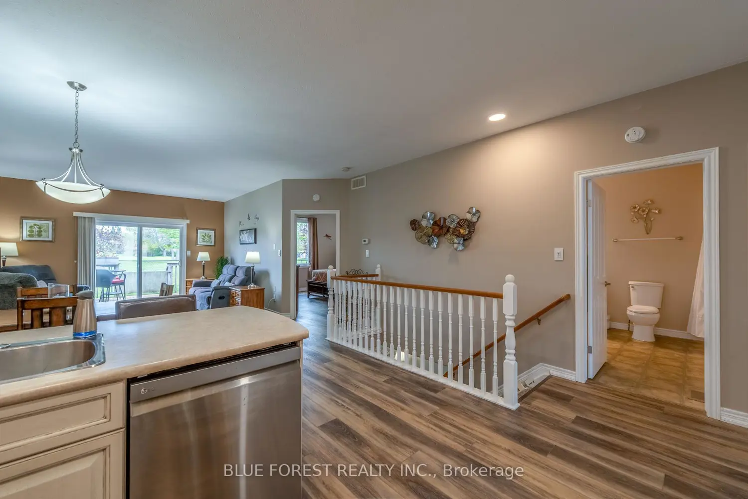 Additional image 4 of 948 Colborne Street 2