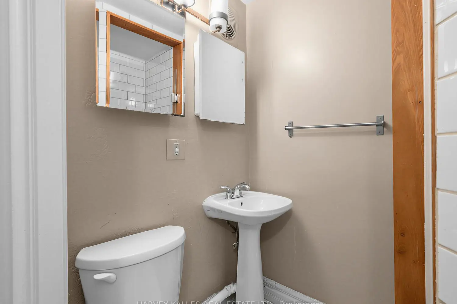 Additional image 14 of 258 Harbord Street