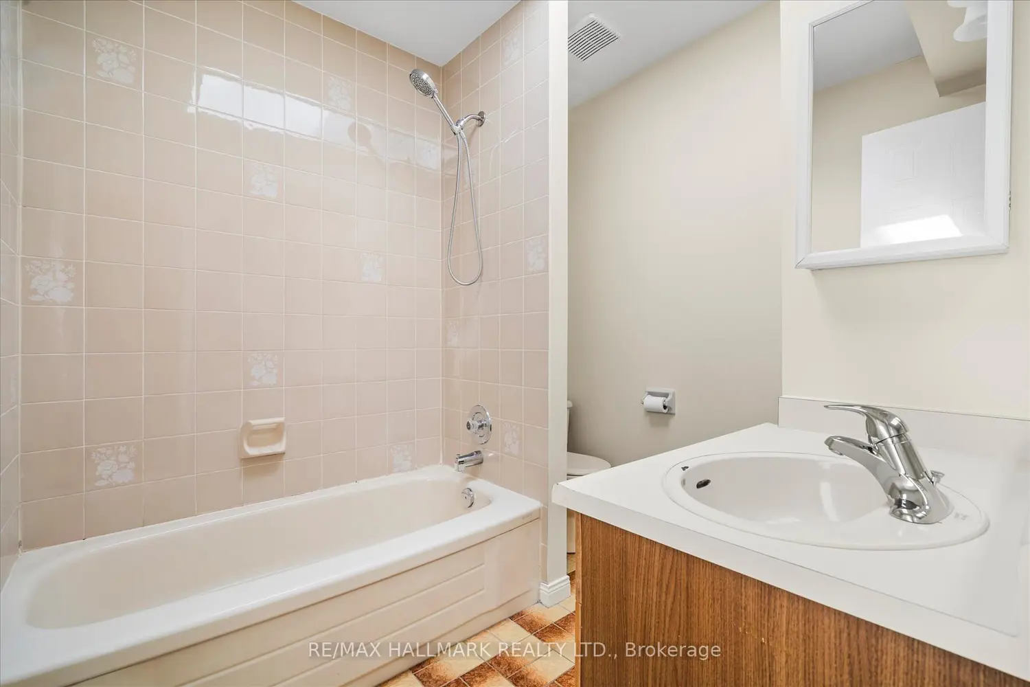 Additional image 8 of 122 Glen Manor Drive 1