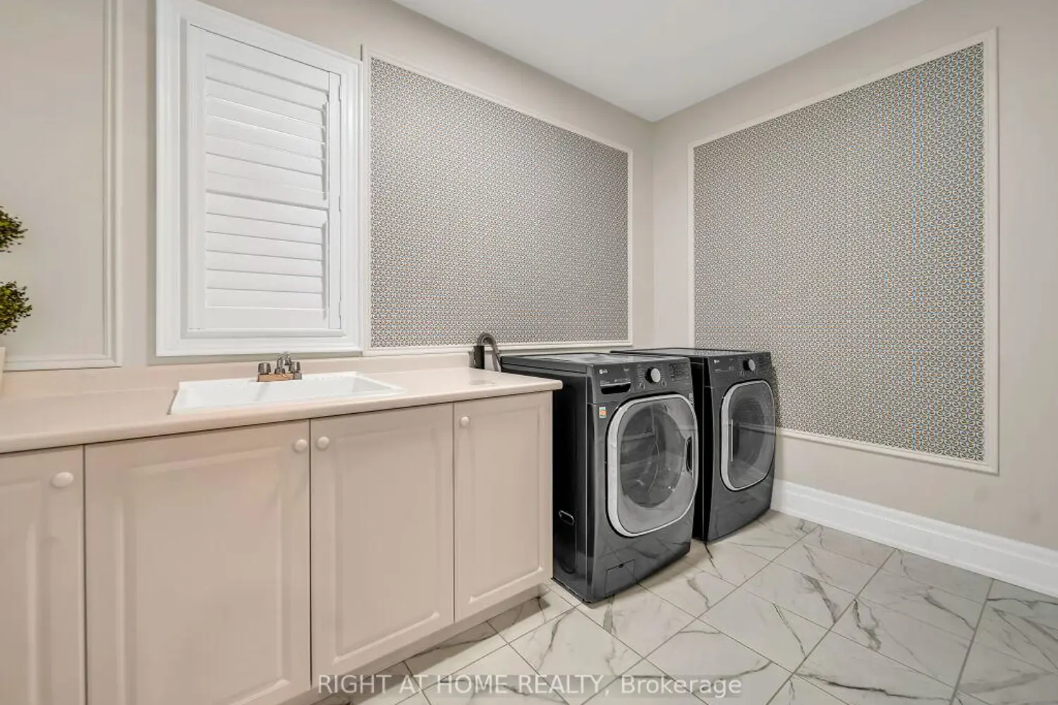 Additional image 11 of 12 Hackwood Heights