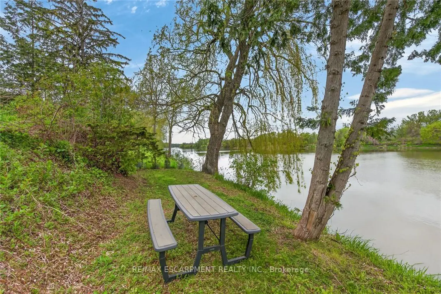 1300 River Road photo 4
