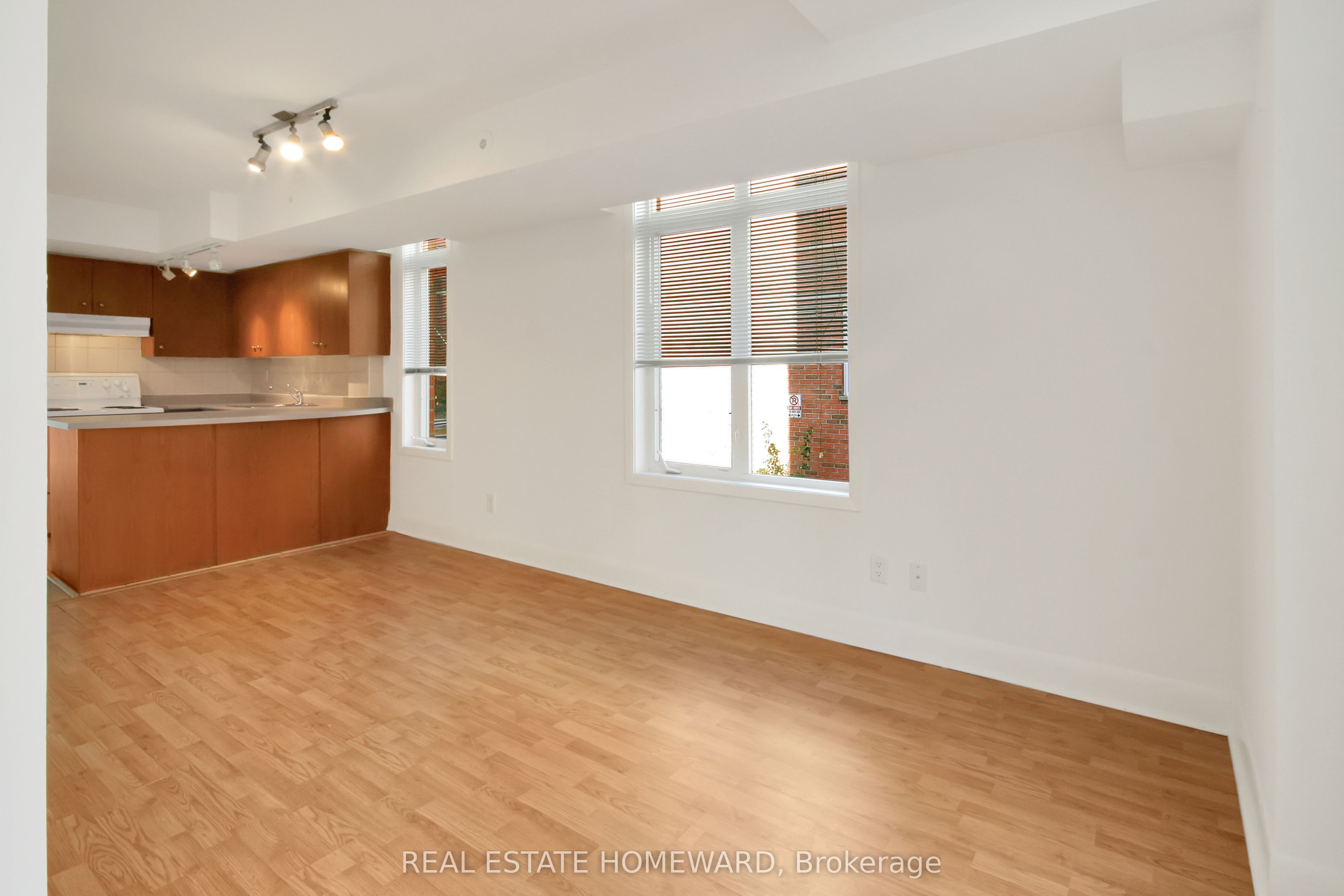 Additional image 3 of 200-415 Jarvis Street, Toronto, ON, M4Y 3C1