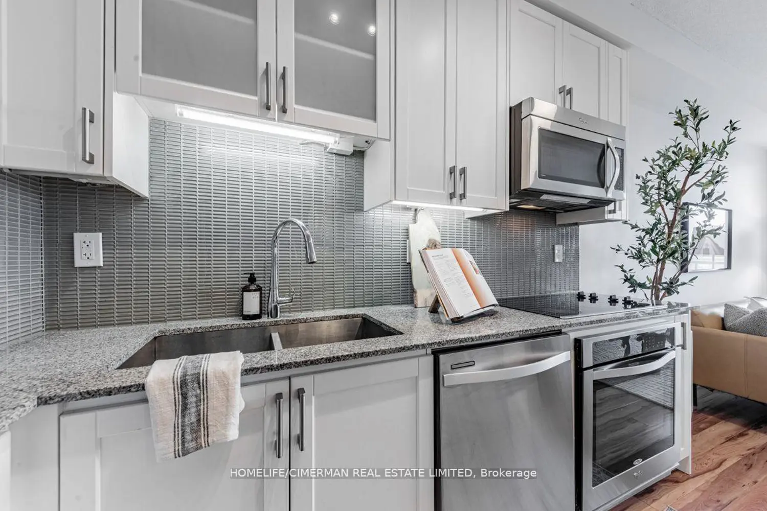 Additional image 6 of 9090 Yonge Street 1211B