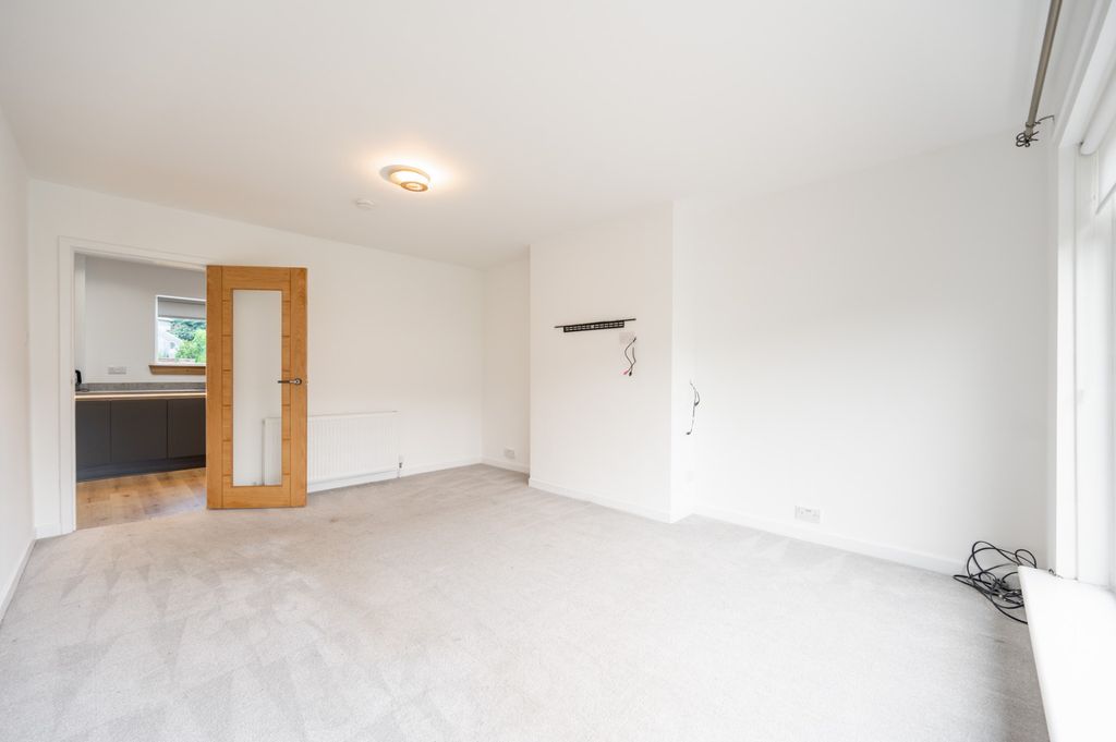 Additional image 3 of 3 bed semi-detached house to rentLambie Crescent, Newton Mearns, East Renfrewshire G77