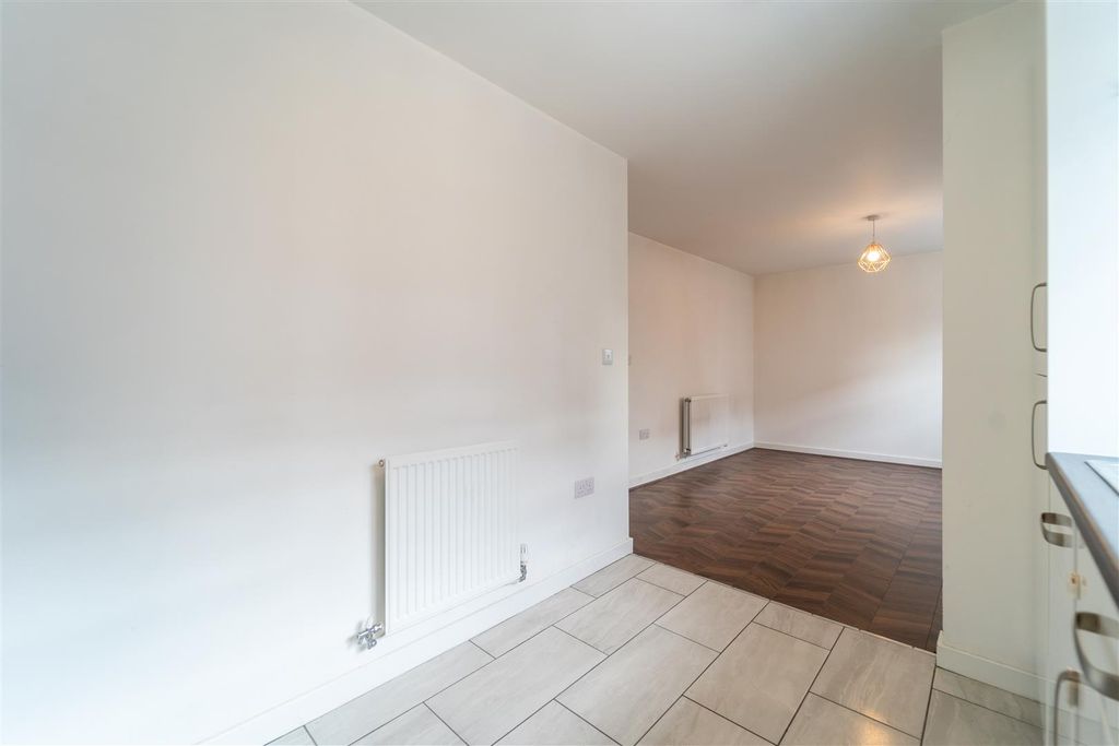 2 bed shared accommodation to rentTanners Way, Birmingham, West Midlands B29 photo 4