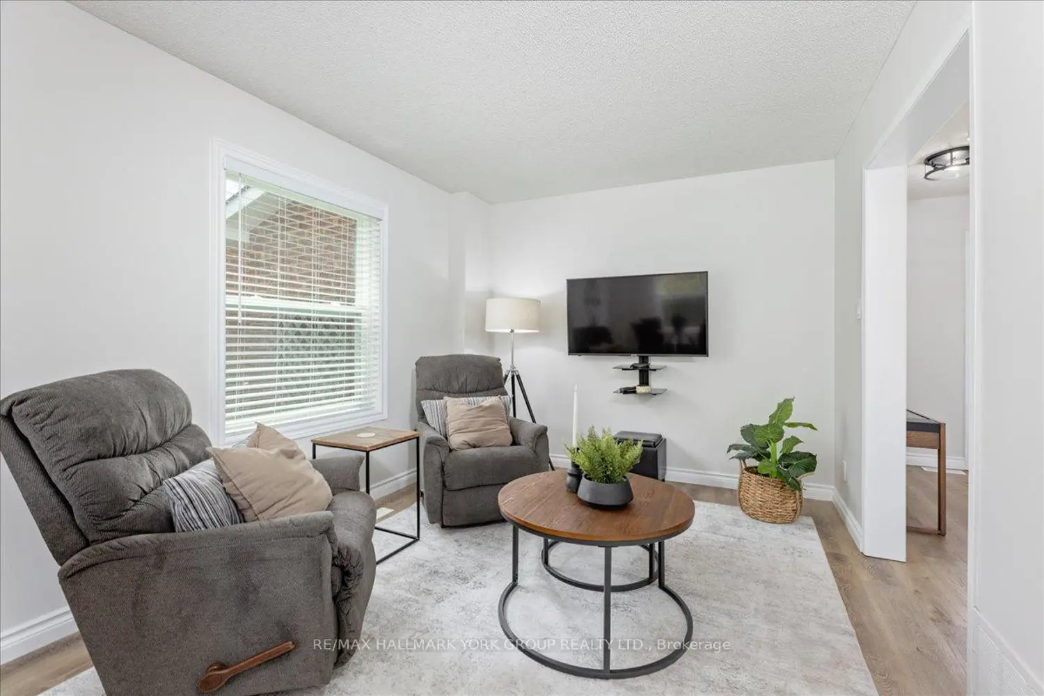 70 Kyle Crescent photo 5