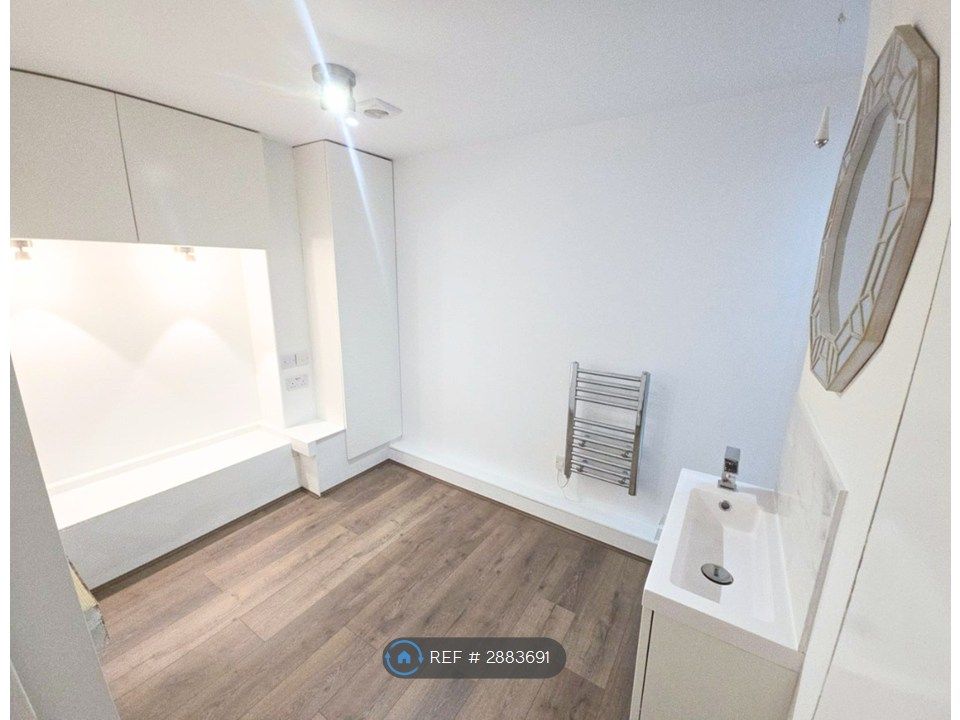 Additional image 12 of 3 bed flat to rentNew St, Horsham RH13