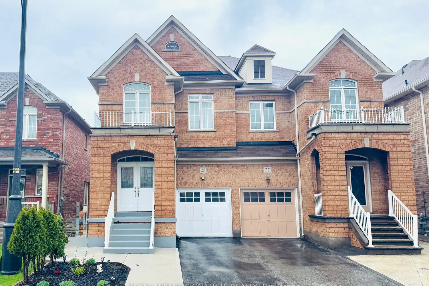 25 Versailles Crescent