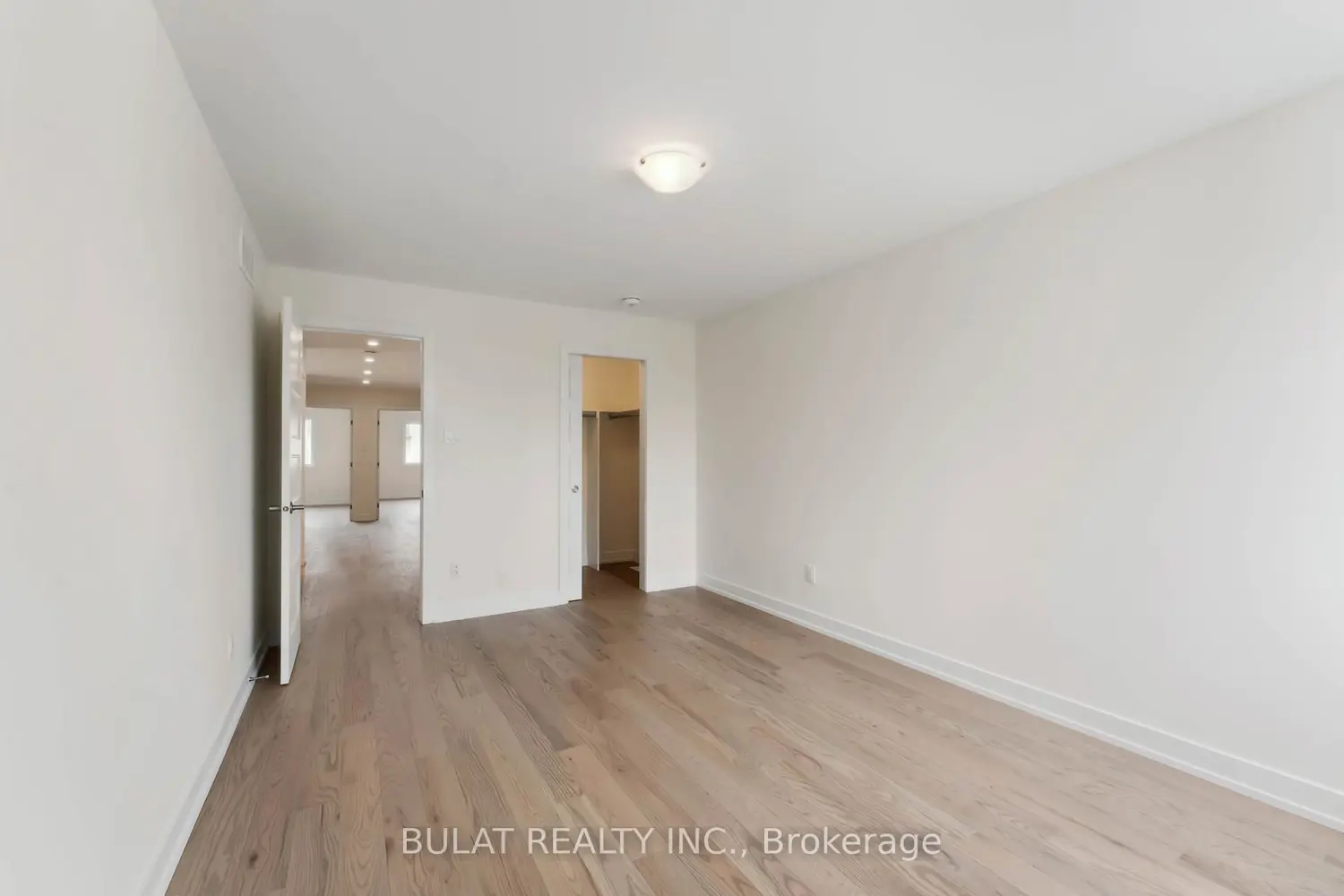 1361 Kitchener Avenue photo 4